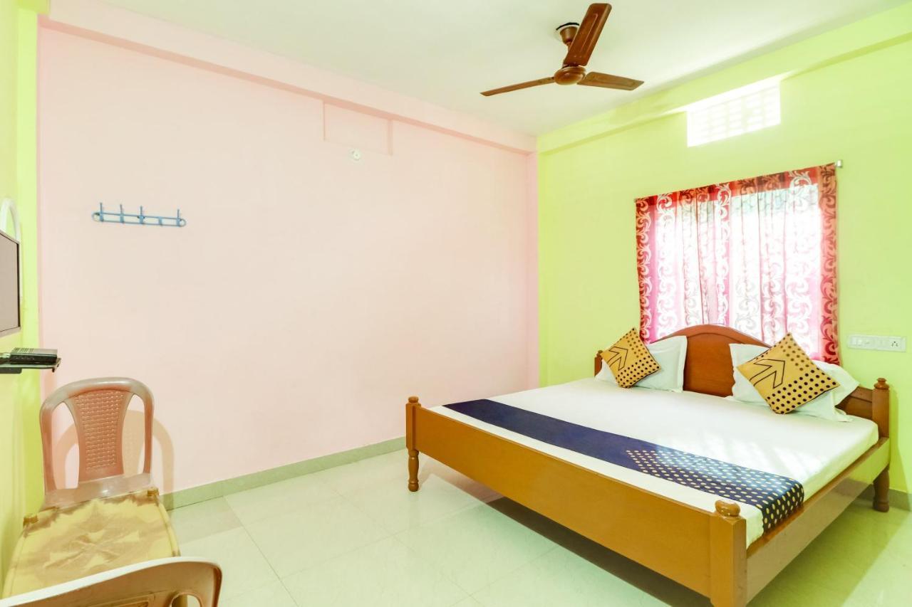Spot On 68703 Delight Inn Puri Exterior photo